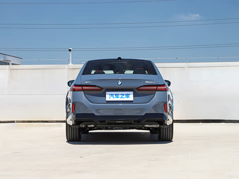 2026�� �Ŀ� 525Li M�˶���װ