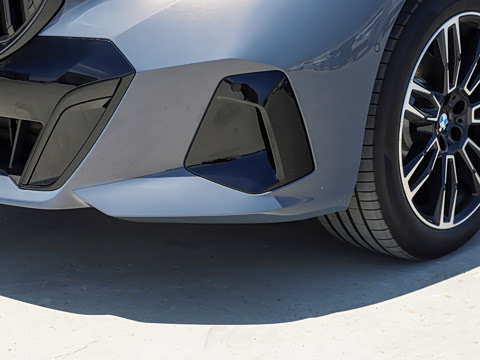 2026�� �Ŀ� 525Li M�˶���װ