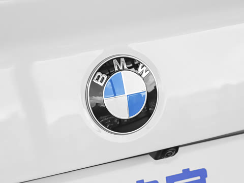 2026�� M240i xDrive