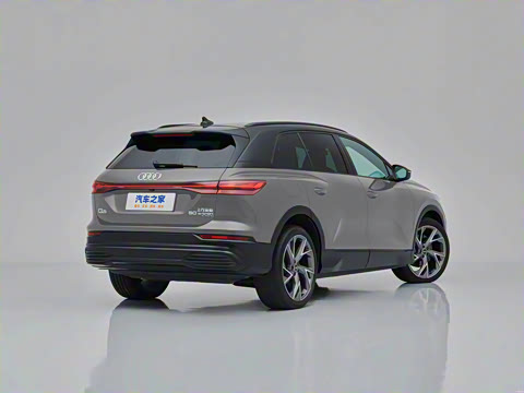 2023�� 50 e-tron quattro ��ҫ�� ������װ