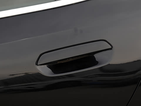 2026�� �Ŀ� 525Li ������װ