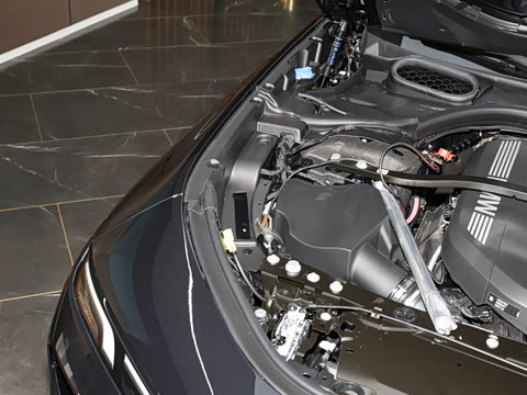 2026�� 735Li ������װ