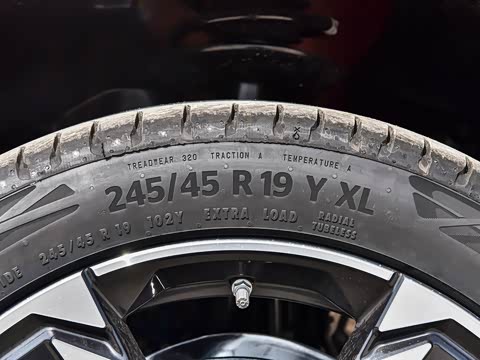 2026�� sDrive25i M�˶���װ