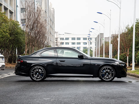 2026�� M240i xDrive