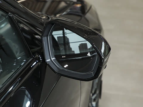2026�� �Ŀ� 530Li xDrive M�˶���װ