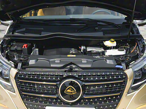 2025�� 2.0T �����