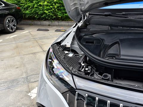 2024�� EQE 53 4MATIC+