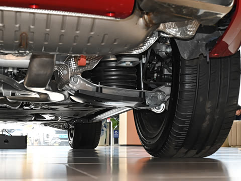 2025�� 400PS Dynamic SE