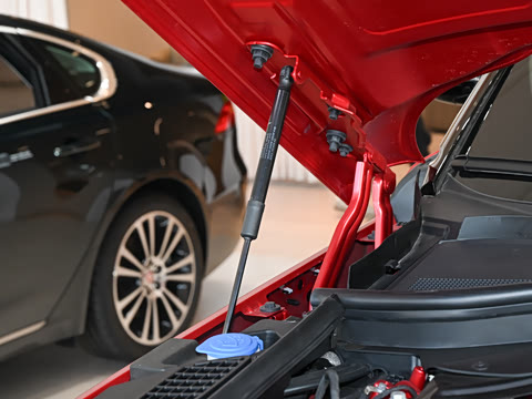 2025�� 400PS Dynamic SE