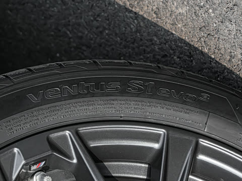 2026�� 330i M�˶���ҹ��װ