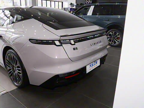 2025�� 240����Ultra