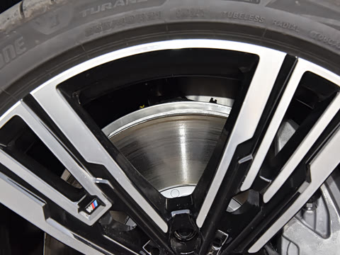 2026�� 740Li ������ M�˶���װ