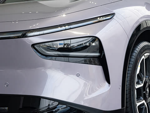 2026�� ���� 702 Max �콢��