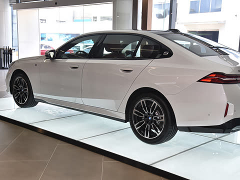 2026�� 525Li M�˶���װ