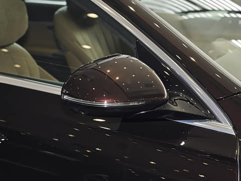 2026�� E 300 L ������