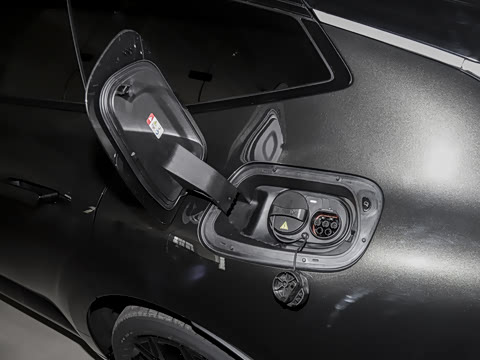 2026�� �ն�����quattro��