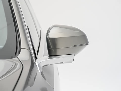 2027�� 740L �����