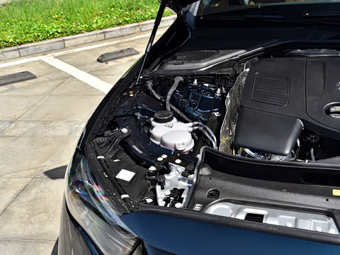 2026�� �Ŀ� E 300 L ������