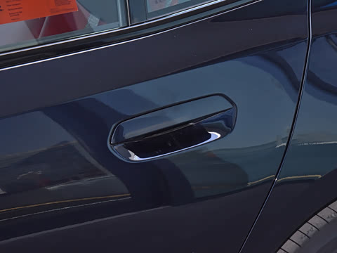 2026�� �Ŀ� eDrive 40L M�˶���װ