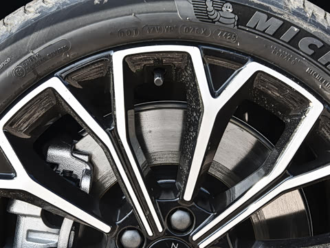 2025�� �����������Ǽݰ� 100kWh