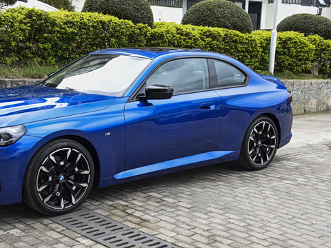 2026�� 225i M�˶���ҹ��װ