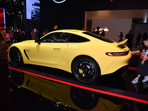 2025�� AMG GT 63 4MATIC+