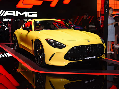 2025�� AMG GT 63 4MATIC+