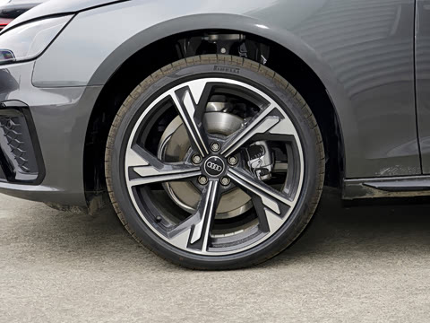 2026�� 200���������� 40 TFSI ���������� B&O ��ҹ��