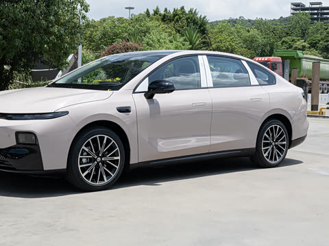 2027�� 670������