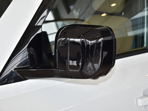 2026�� 110 3.0T P400 X-Dynamic HSE