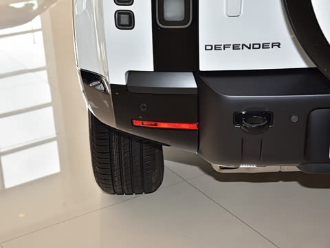 2026�� 110 3.0T P400 X-Dynamic HSE