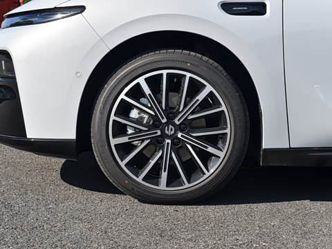 2027�� 590������