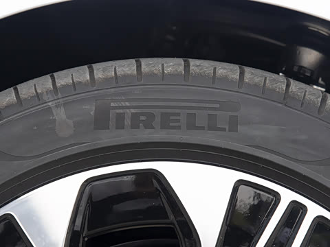 2026�� E 300 L ������