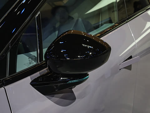 2026�� ���� 725 Max �콢��