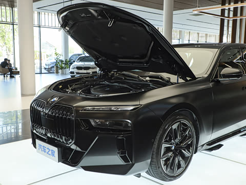 2026�� 740Li ��Ӱ��ذ� M���ܰ��˶���װ