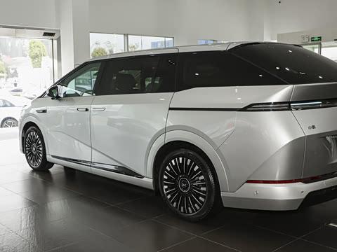 2026�� ���� 750 Ultra