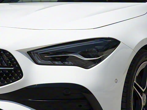 2025�� CLA 260 4MATIC ���ܳ�