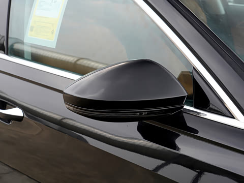 2026�� A8L 45 TFSI quattro ������