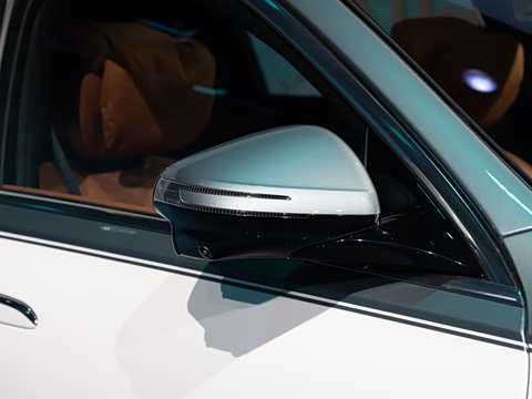 2027�� S 680 4MATIC