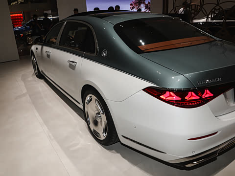 2027�� S 680 4MATIC