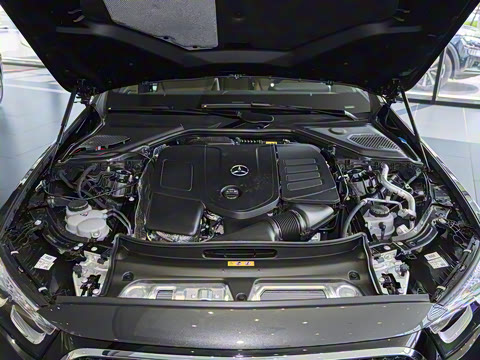 2025�� �Ŀ� E 300 L ʱ���˶���