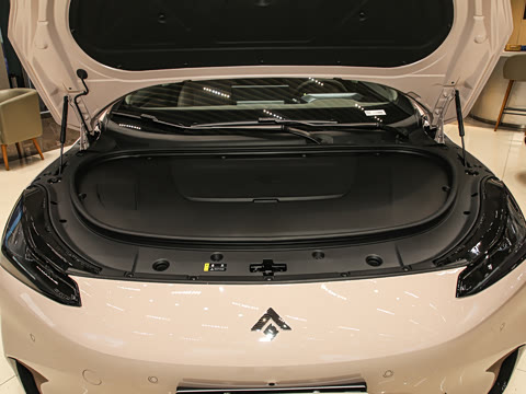 2025�� �Ŀ� 710 Max��