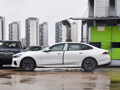 2026�� �Ŀ� 530Li ������ M�˶���װ