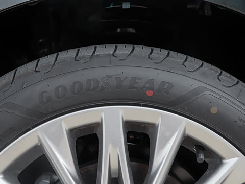 2026�� ˫�� 2.5L XLE����