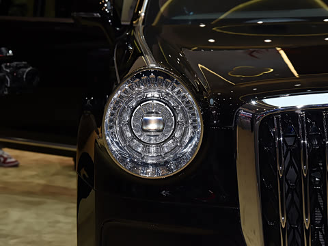 2026�� 4.0T V8 ��ϼ���ư�