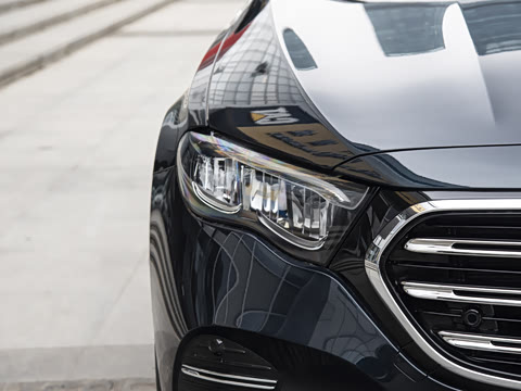 2026�� E 300 L ������