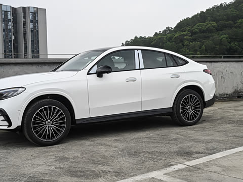 2026�� �Ŀ� GLC 300 4MATIC ����SUV