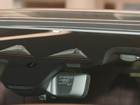 2025�� 400PS Dynamic SE