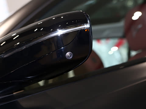 2026�� 330Li �����