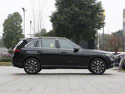 2026�� GLC 260 L 4MATIC �����